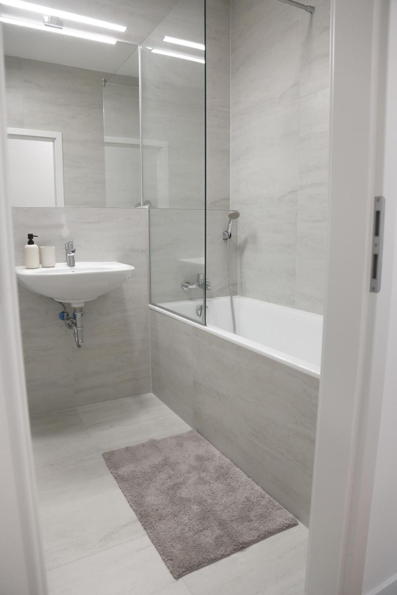 Kesselbauer Bratislava - Luxury Apartment With Free Parking Luaran gambar
